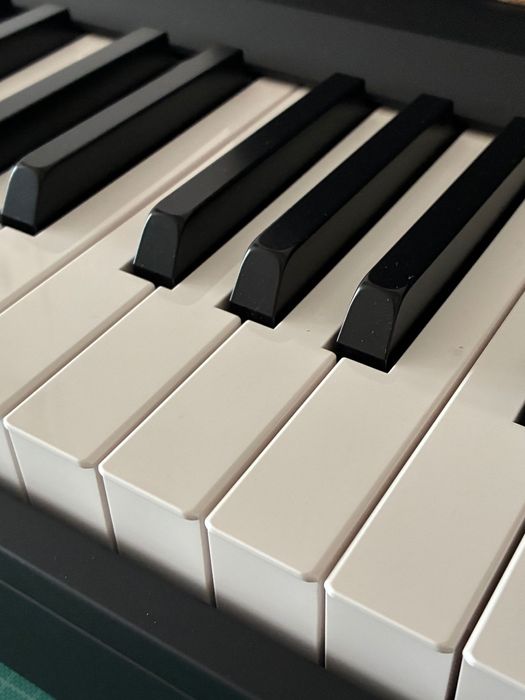 Yamaha P-145B - 88 клавиша, перфектно състояние + педал и покривало