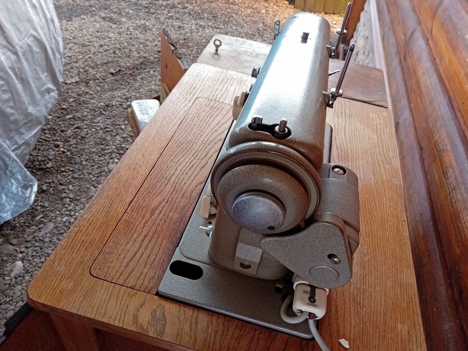 Vând mașină de cusut pfaff 23 electrica