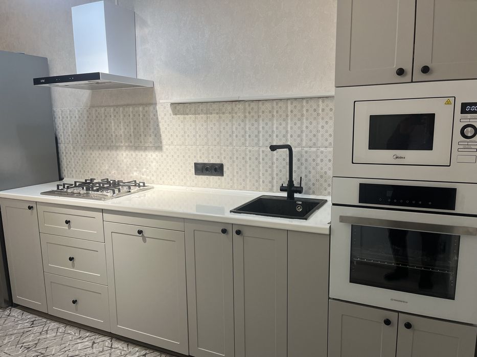 Кухни на заказ ремонт  замена  фасадов мебель