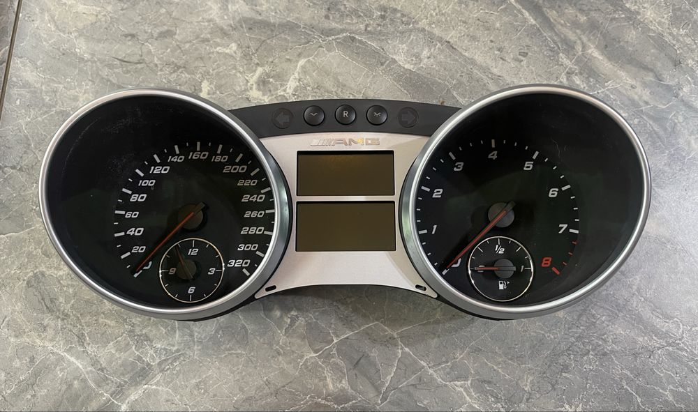 Щиток приборов W164 AMG