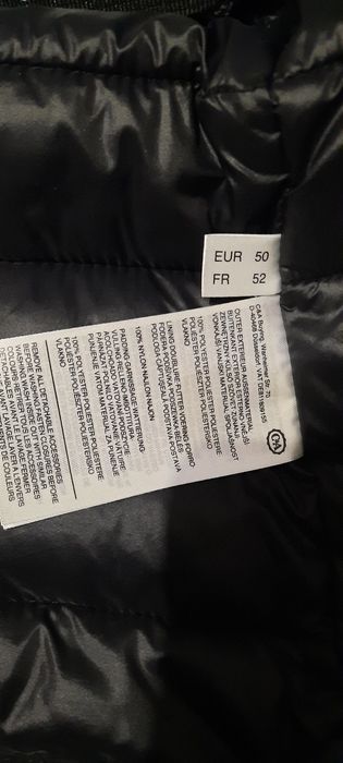 Geaca rezistenta la vant si ploaie