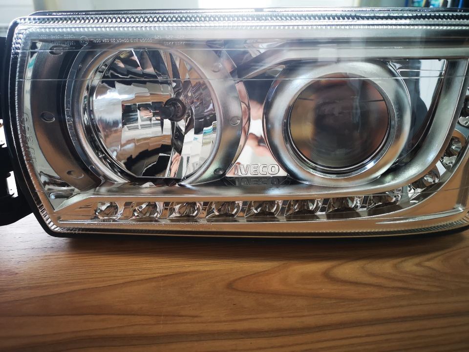 FAR STANGA STRALIS euro 6 lumini zi LED 5801745449 nou ORIGINAL centralina inclusa