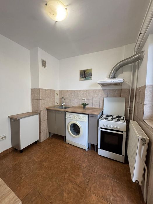 Decomandată, Craiovița, liberă, spațioasă, zonă bună