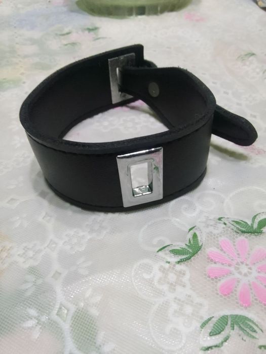 Продам ошейник для маленькой собачки.