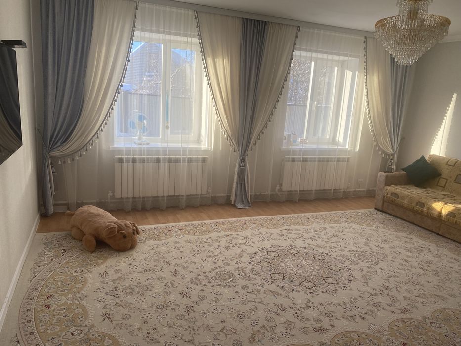 Срочно Продам коттедж в центре.