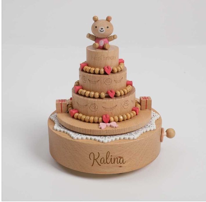 Уникална персонализирана дървена музикална кутия. Идеална за подарък