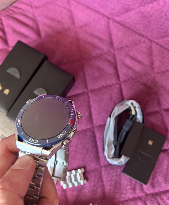 Запечатан Син Huawei Watch Ultimate titanium с гаранция Yettel.