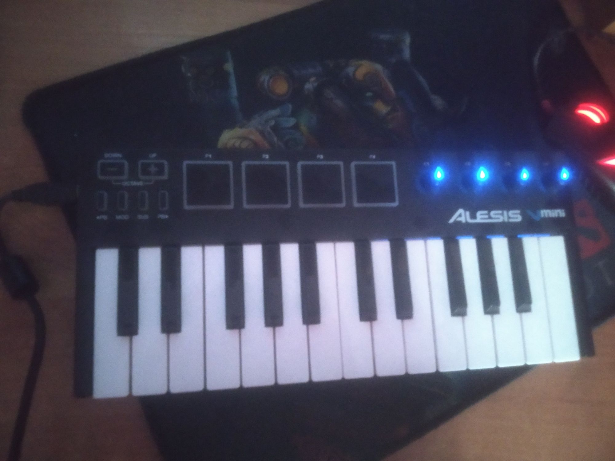 Midi клавиатура Alesis Vmini (Сегодня за 15.000)