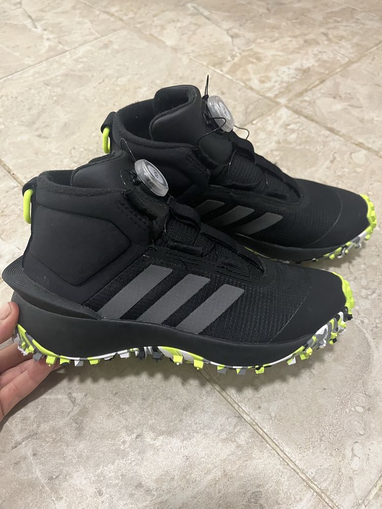 Зимни обувки /боти Adidas