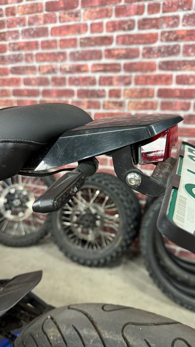 Motocicleta Talaria Sting TL-4000 - 549 km L3e + Kit Supermoto