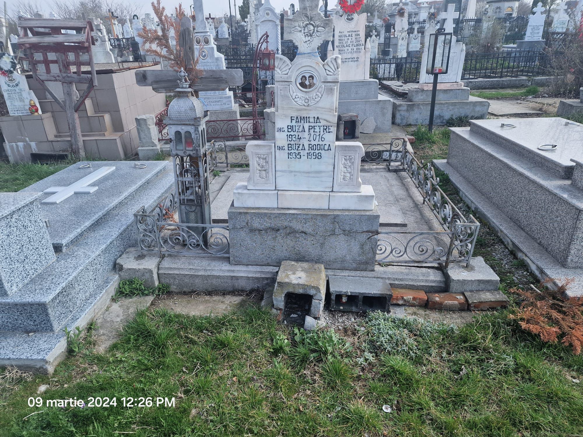 Vând 2 locuri de Veci Cimitirul Sineasca Craiova, Aleea Principala