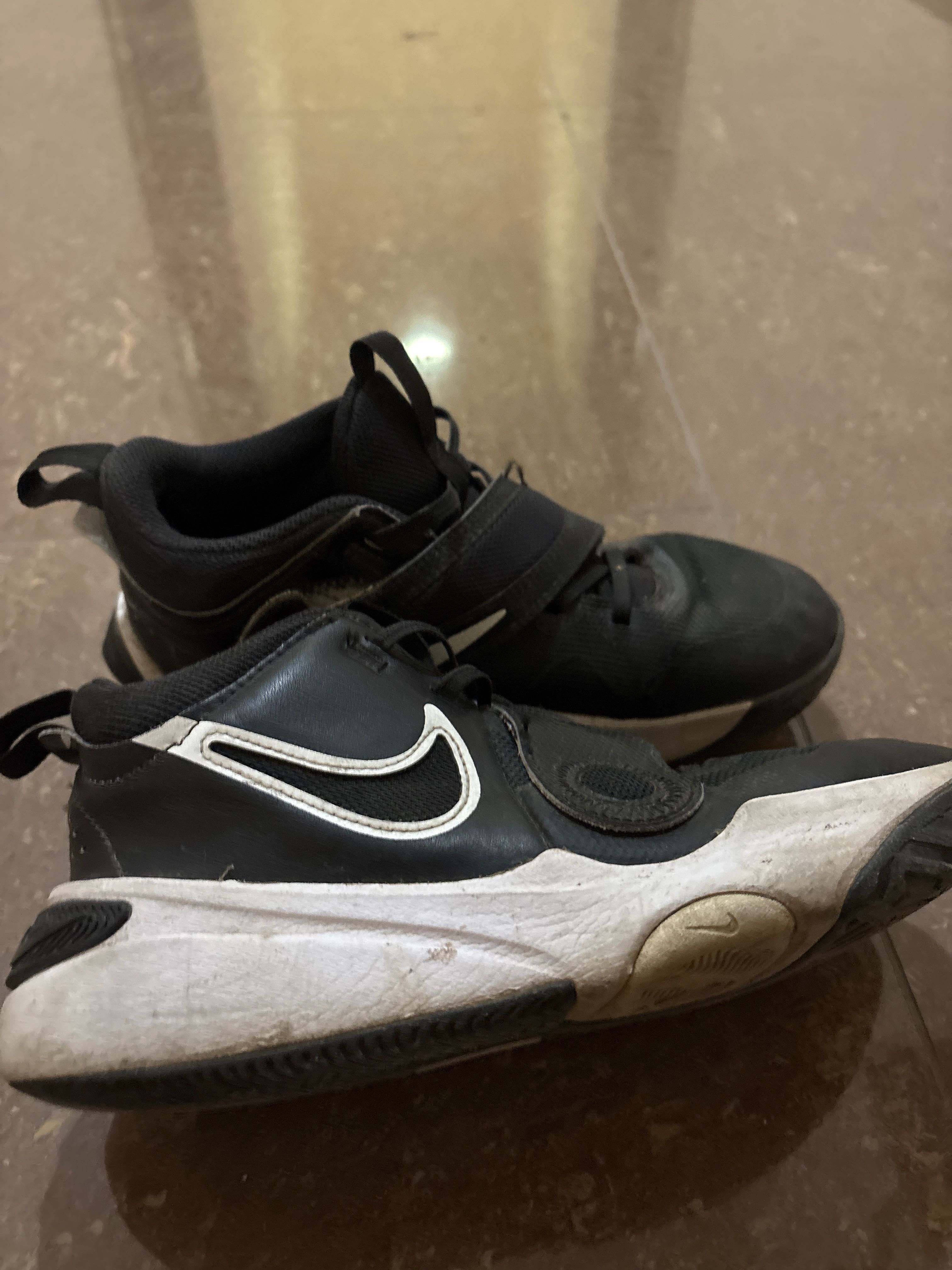 Продават се  4 чифта Nike обувки в отлично състояние!