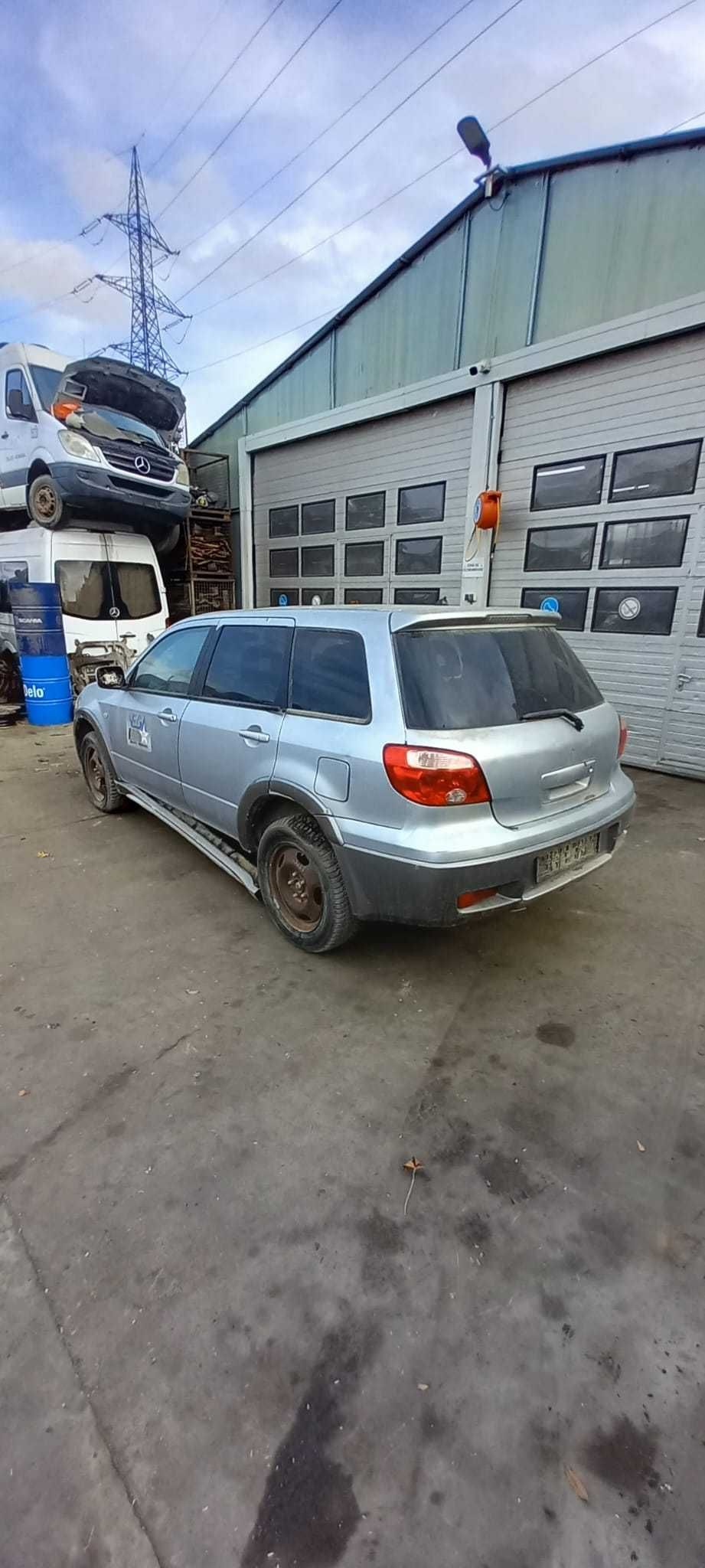 Mitsubishi Outlander 2003  Dezmembrez/Dezmembram