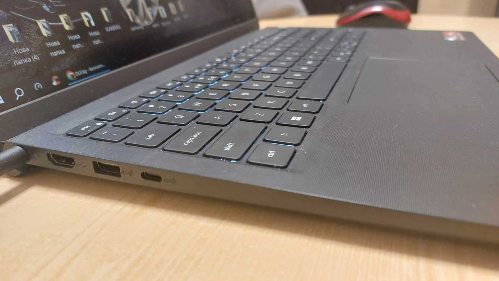 Лаптоп Dell Vostro 3535