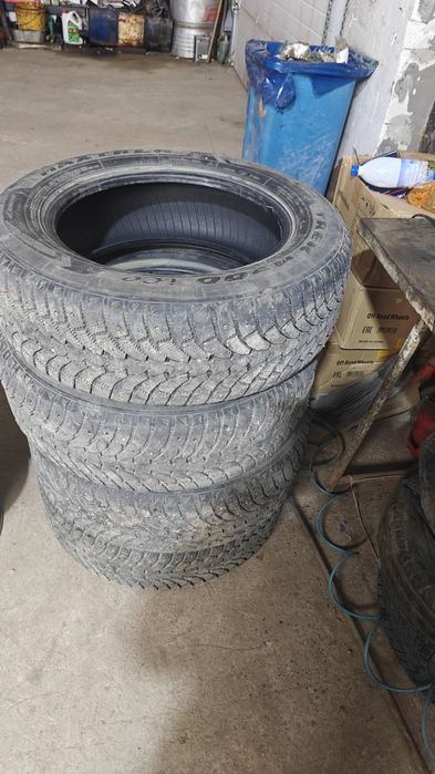 Зимним шины R17  комплект