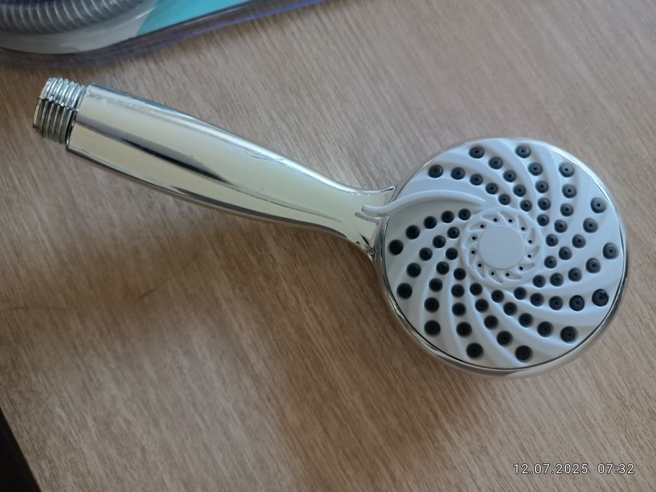 Лейки для душа, металлические шланги дешёво