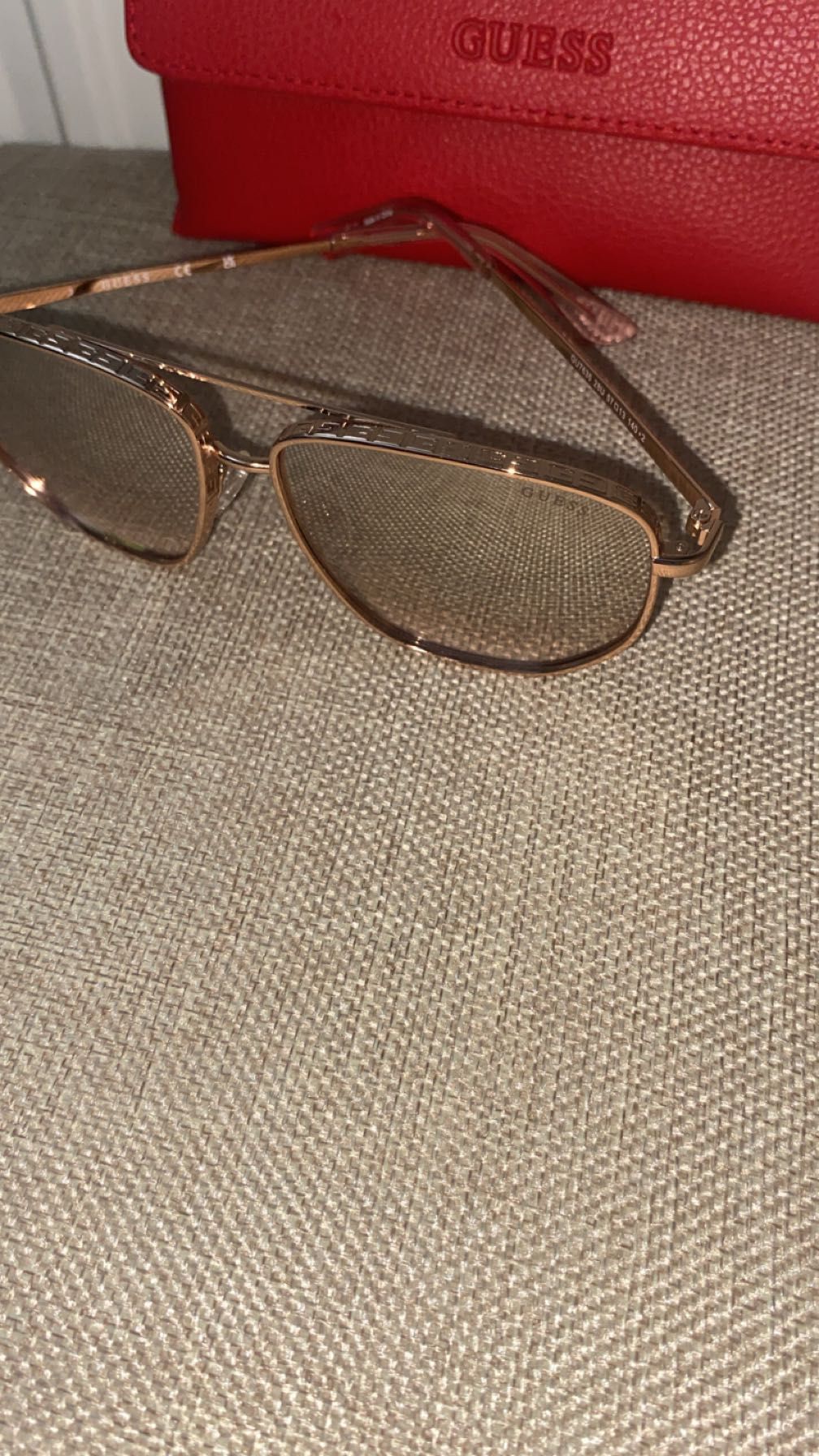 Слънчеви очила GUESS