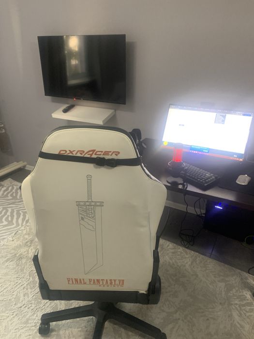 Компьютерное Кресло DXRacer Final Fantasy 7