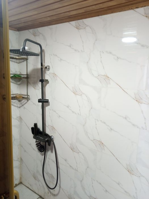 Kamfort Hovli Hamma sharoyit bor