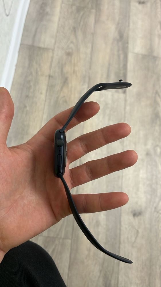 APPLE WATCH 9, 45 mm, 99% аккумулятор. В отличном состоянии.