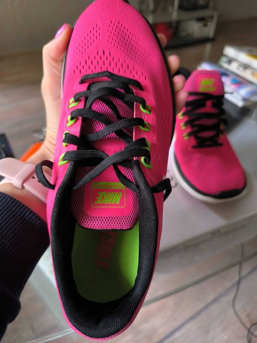 Дамски маратонки Nike