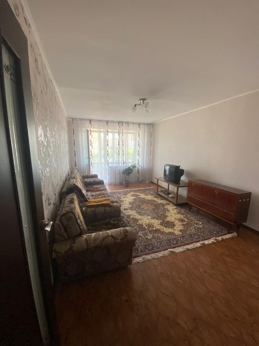 возьмём на подселение 1 девочку