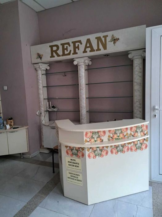 Стъкла за обзавеждане за магазин