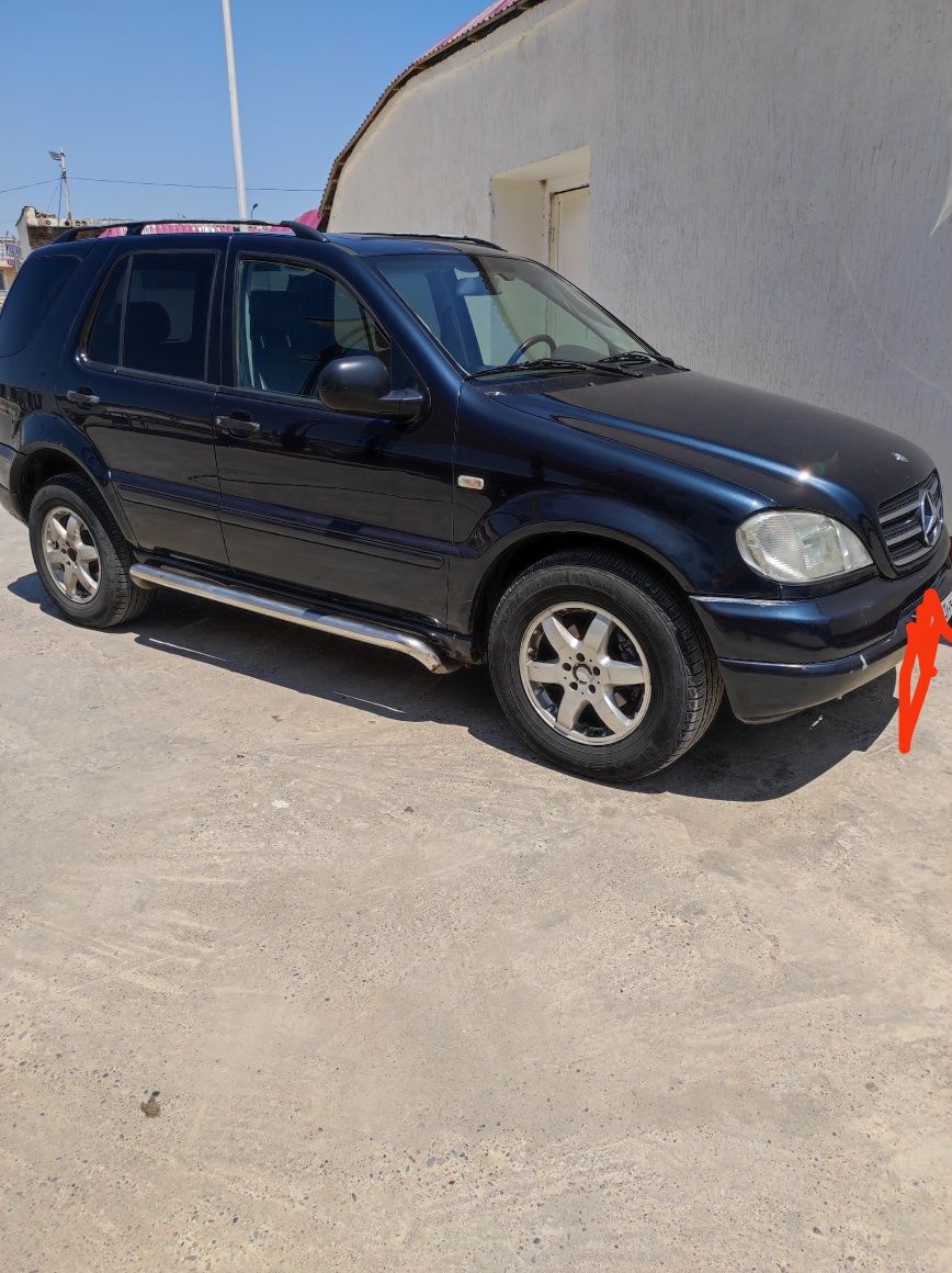 Mercedes Benz ML320