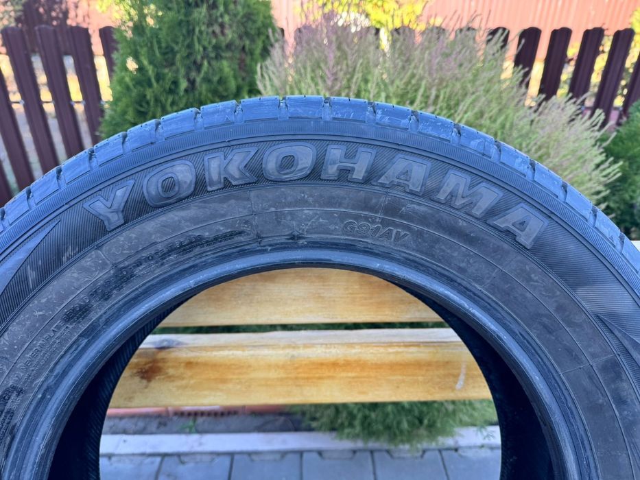 Продается летние шины Yokohama R17