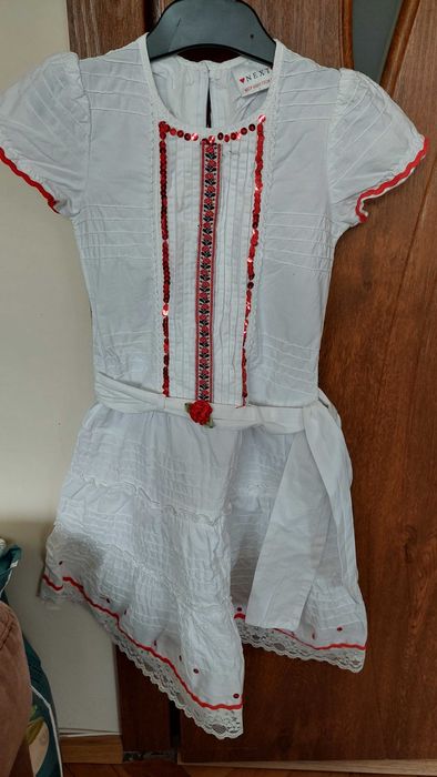 Детски дрехи с народни мотиви