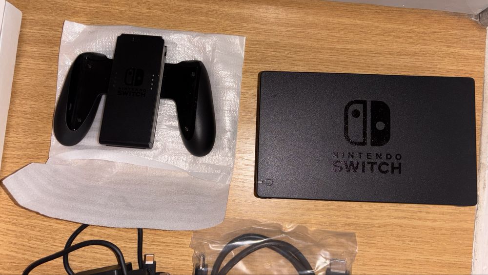 Nintendo Switch (model v2) stare perfectă, cutie completă