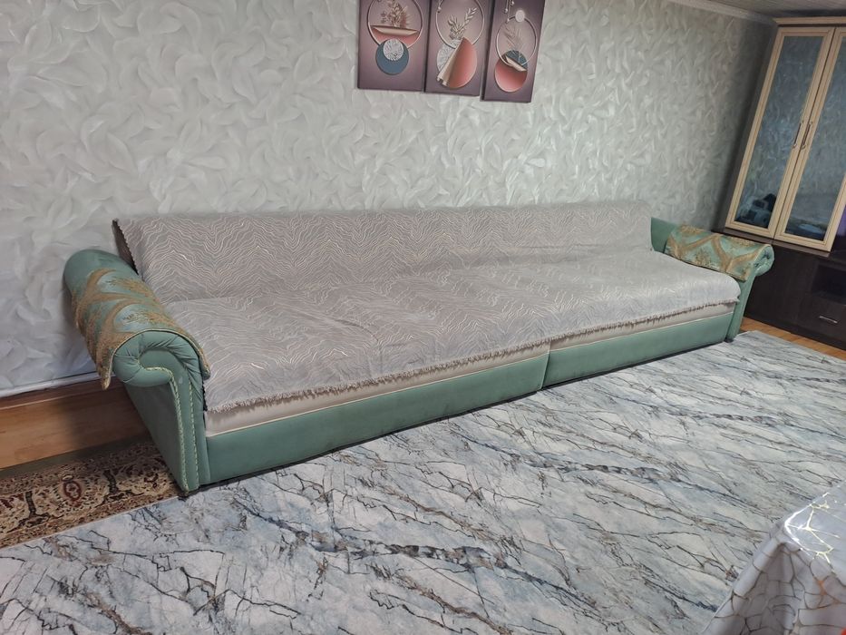 Продается диван в хорошем состоянии