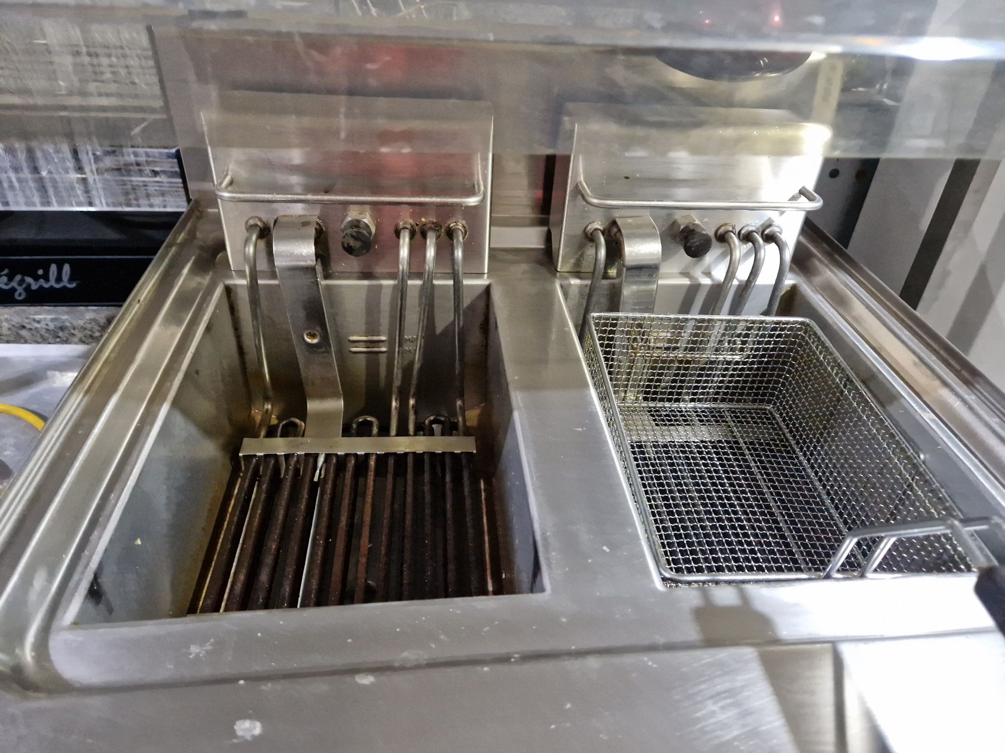 Friteuza inox de banc, capacitate mare, la 380v