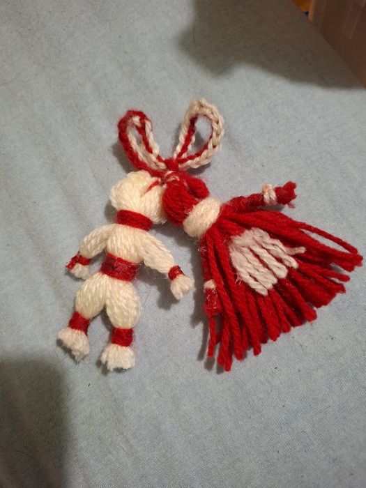 Мартеници ръчно изработени