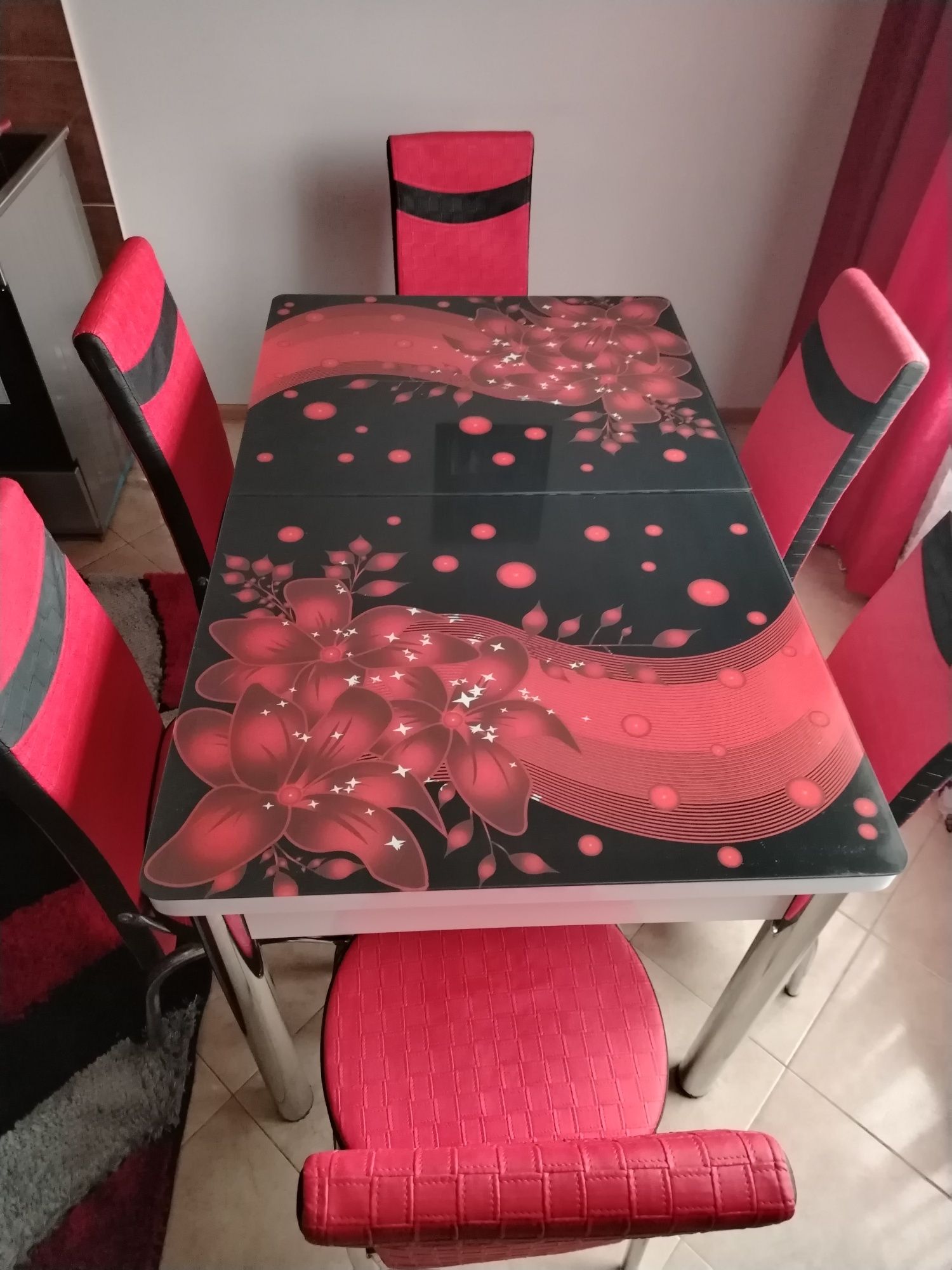 Маса със столове
