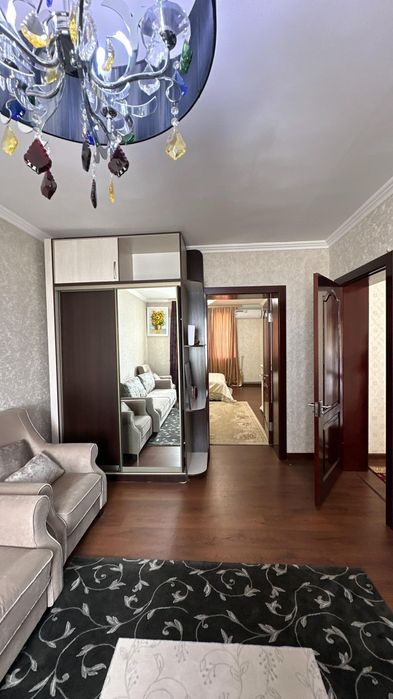 Благоустроенный 2-х этажный дом в микрорайоне "САМАЛ-1".