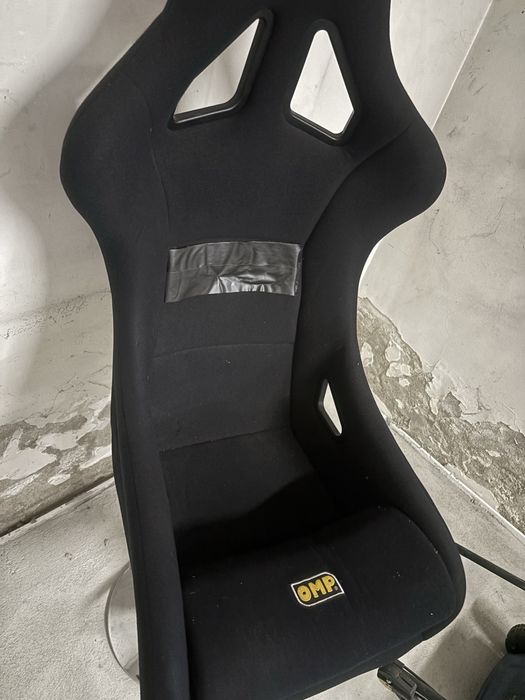 Спортни седалки Fanatec и OMP