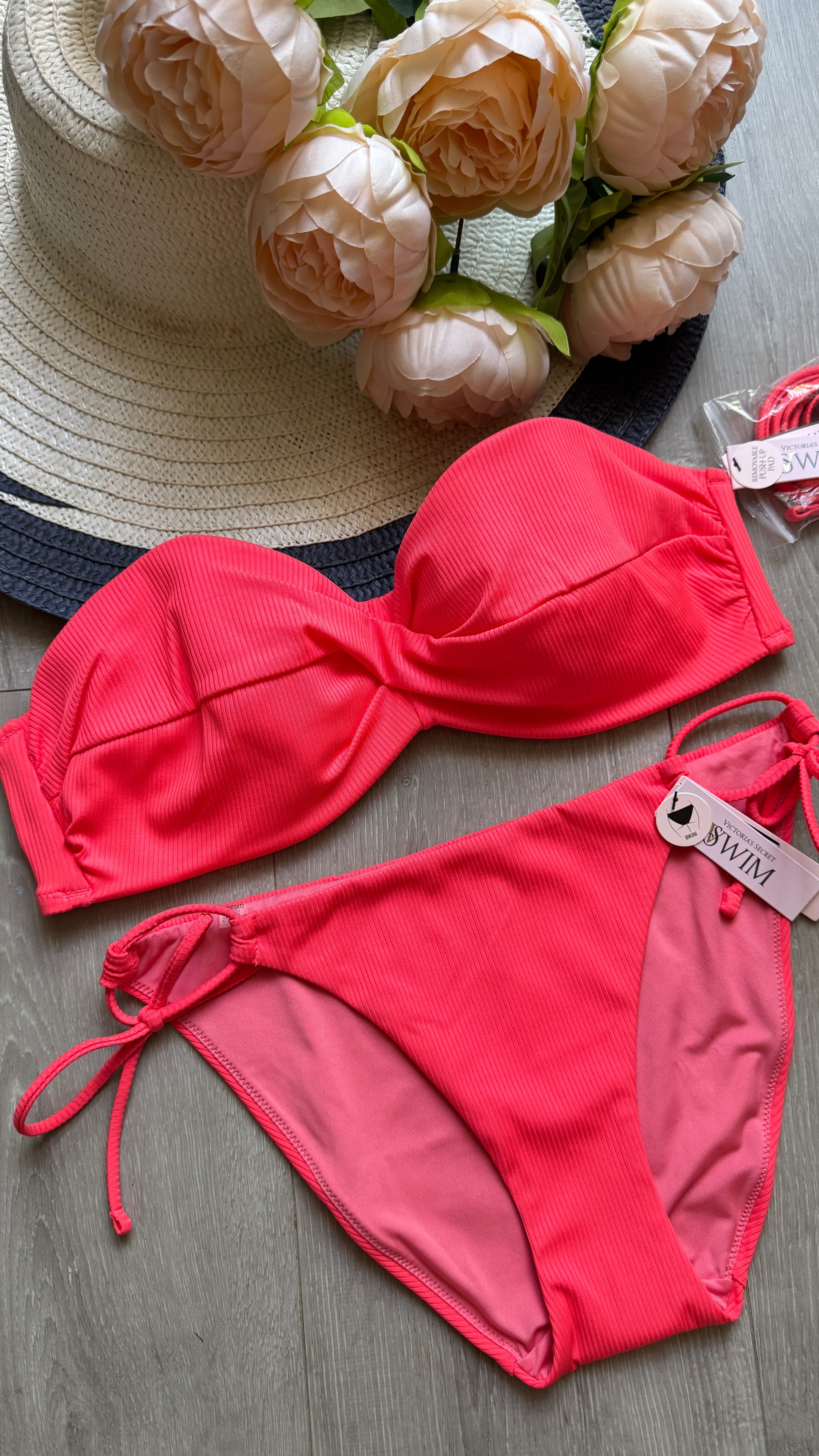 Нов коралов бански бандо Victorias secret 36C/S