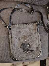 Нова мъжка чанта Prada