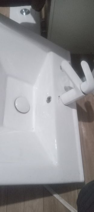 Раковина со смесителем