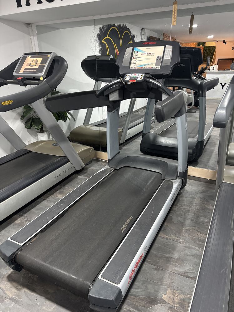 Life Fitness професионална пътека