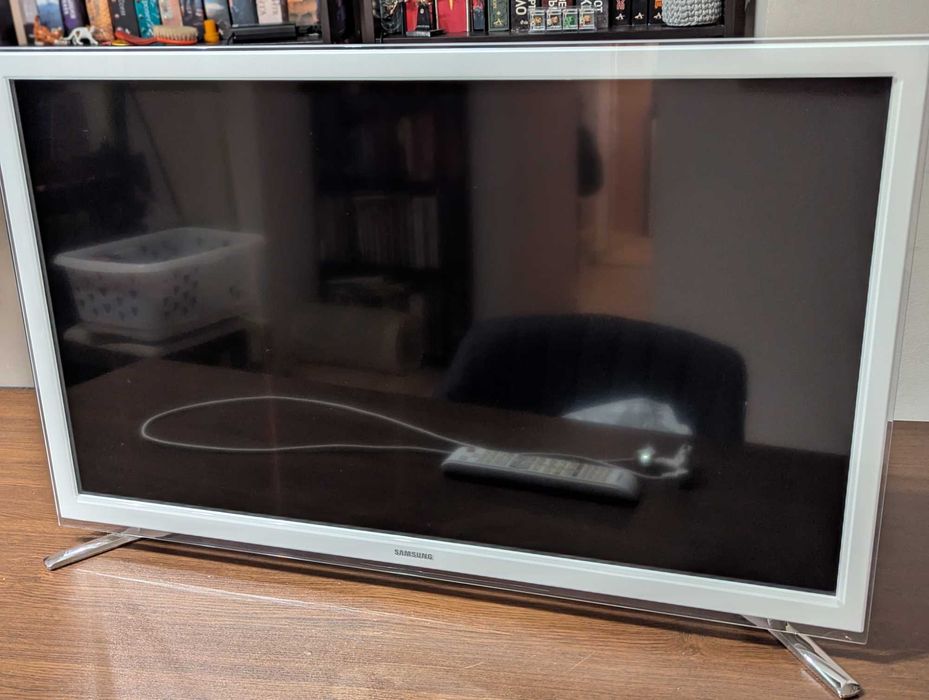 SAMSUNG 32" UE32F4510AW HD Smart TV Wi-Fi Бял