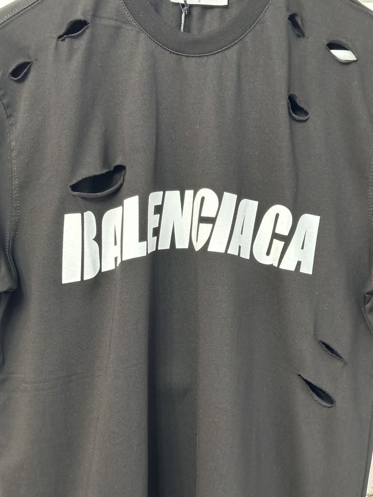 Tricou Balenciaga,Colectia Noua.