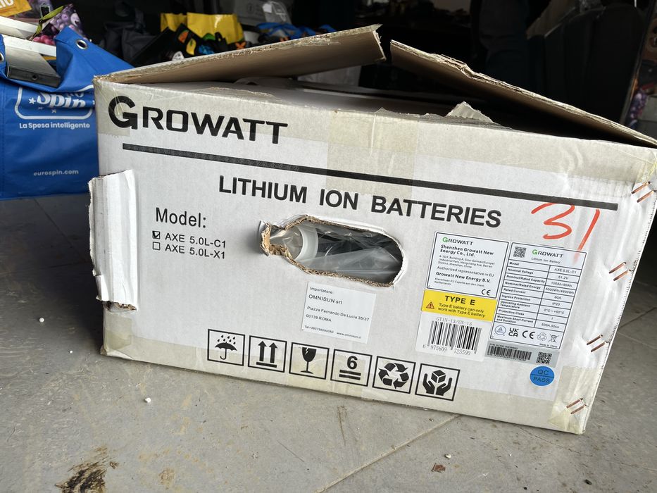 Paket sistem fotovoltaic compus din :doi acumulatori 10kw+invertor 6kw