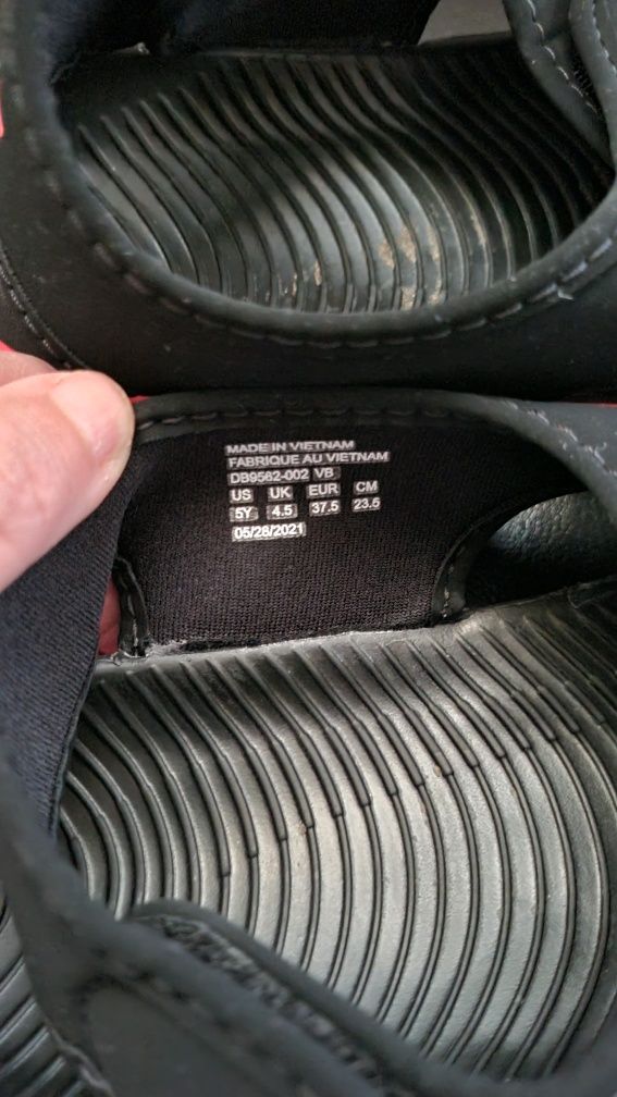 NIKE Sunray Adjust сандали черно и неон розово 37.5