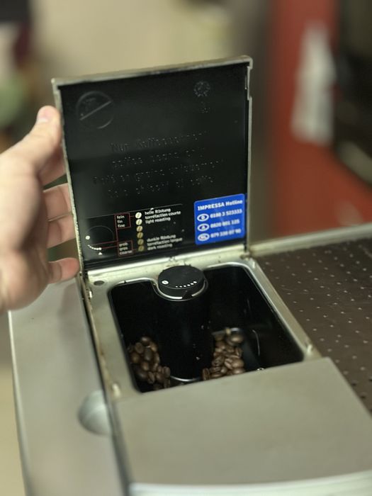 Vand aparat de cafea Jura Impressa s9