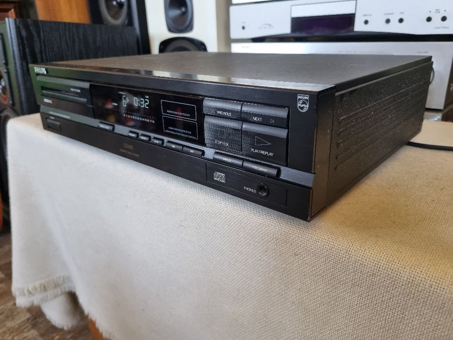 Philips CD-600. 16 Bit, CDM 4/19. Perfect functional. Impecabil.