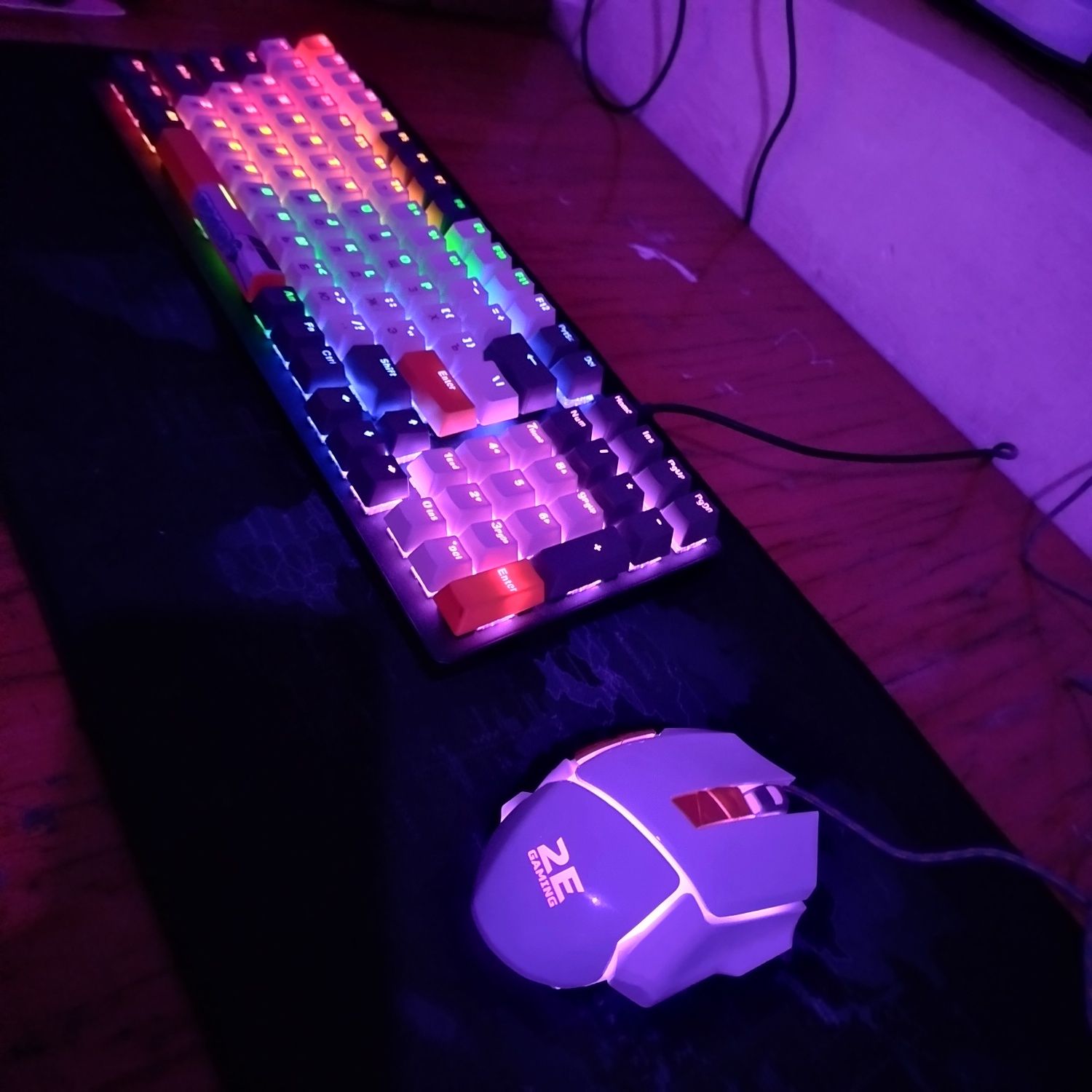 Механическая клавиатура и мышь (игровая)