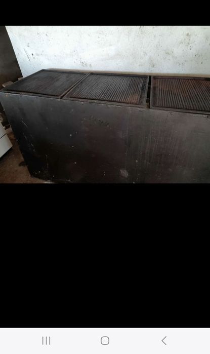 Grătar pe gaz cu 3 arzatoare