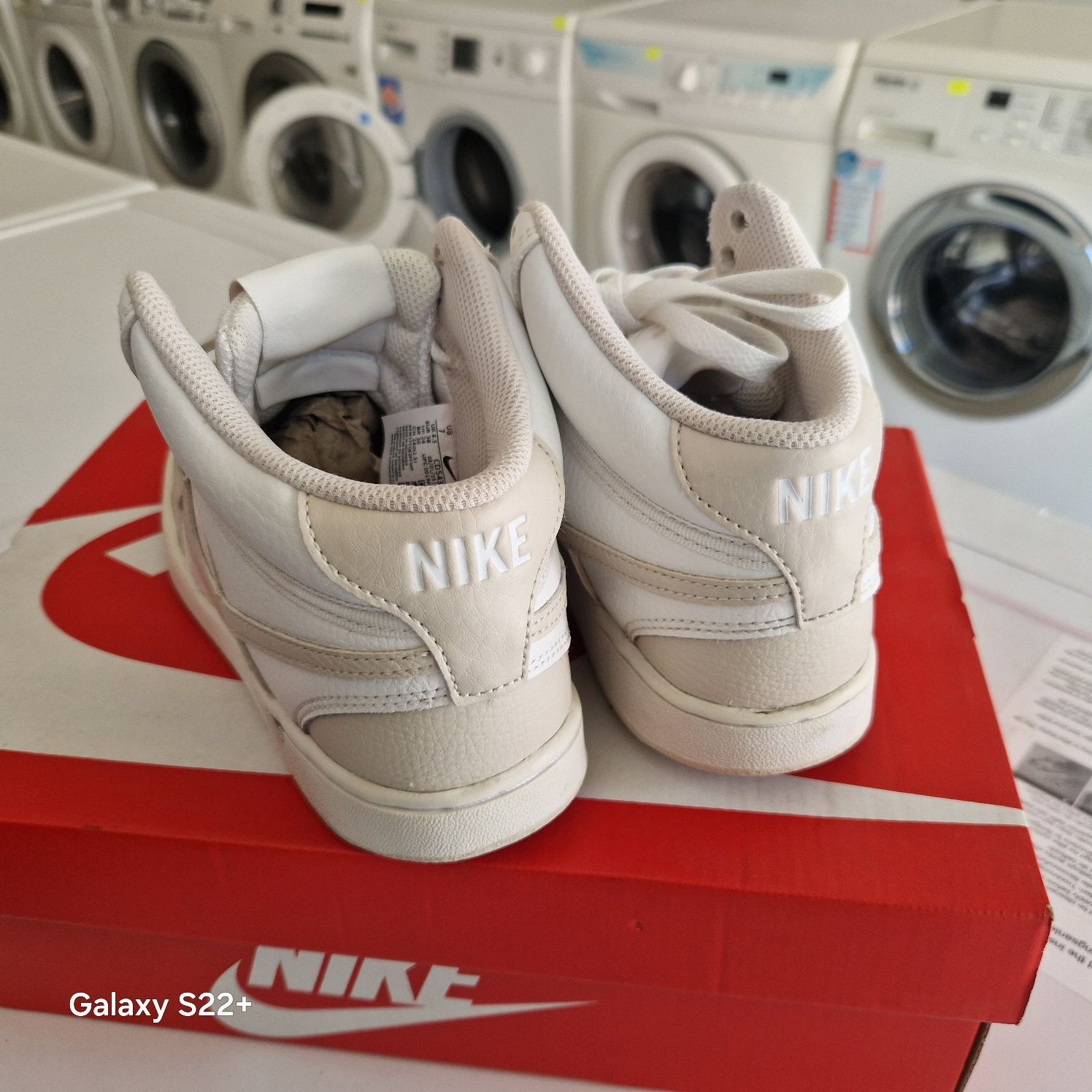 Дамски маратонки NIKE 38